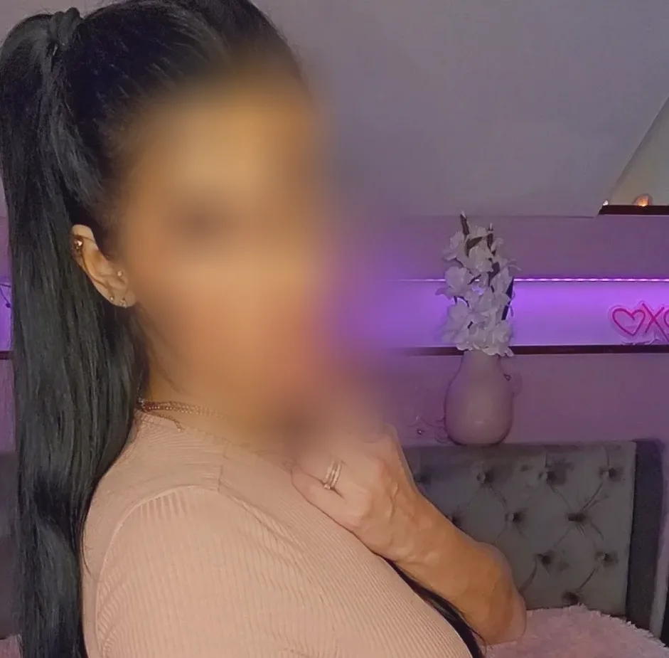 Claudia, 33 anni